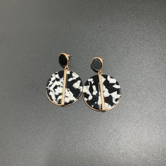 LAST ONE 💖Colorful Classic  Earrings - Picture 3 of 6